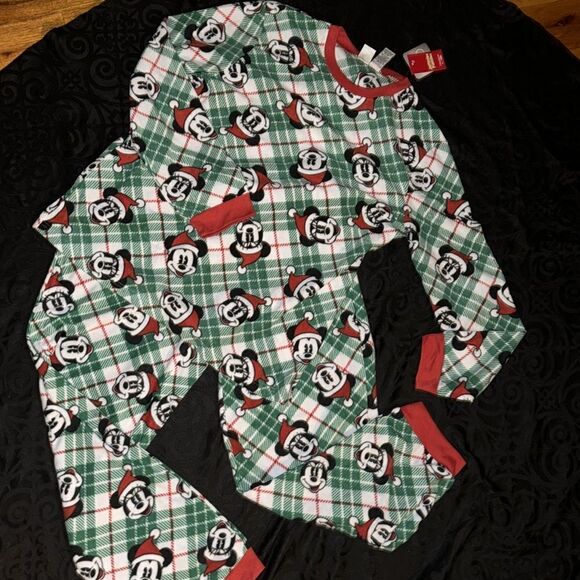 Disney 100th anniversary, Mickey Mouse Christmas pajamas - Picture 4 of 9
